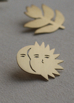 Follow The Magpie Brass Pin, The Eclipse