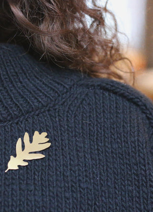 Follow The Magpie Brass Pin, The Oakling